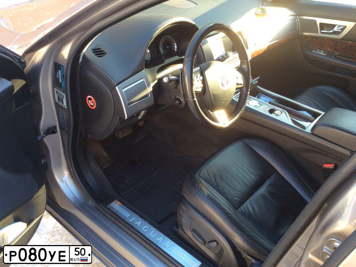 Фото автомобиля VOLKSWAGEN GOLF, 2014 — госномер Е120ТУ750. Цвет: Белый