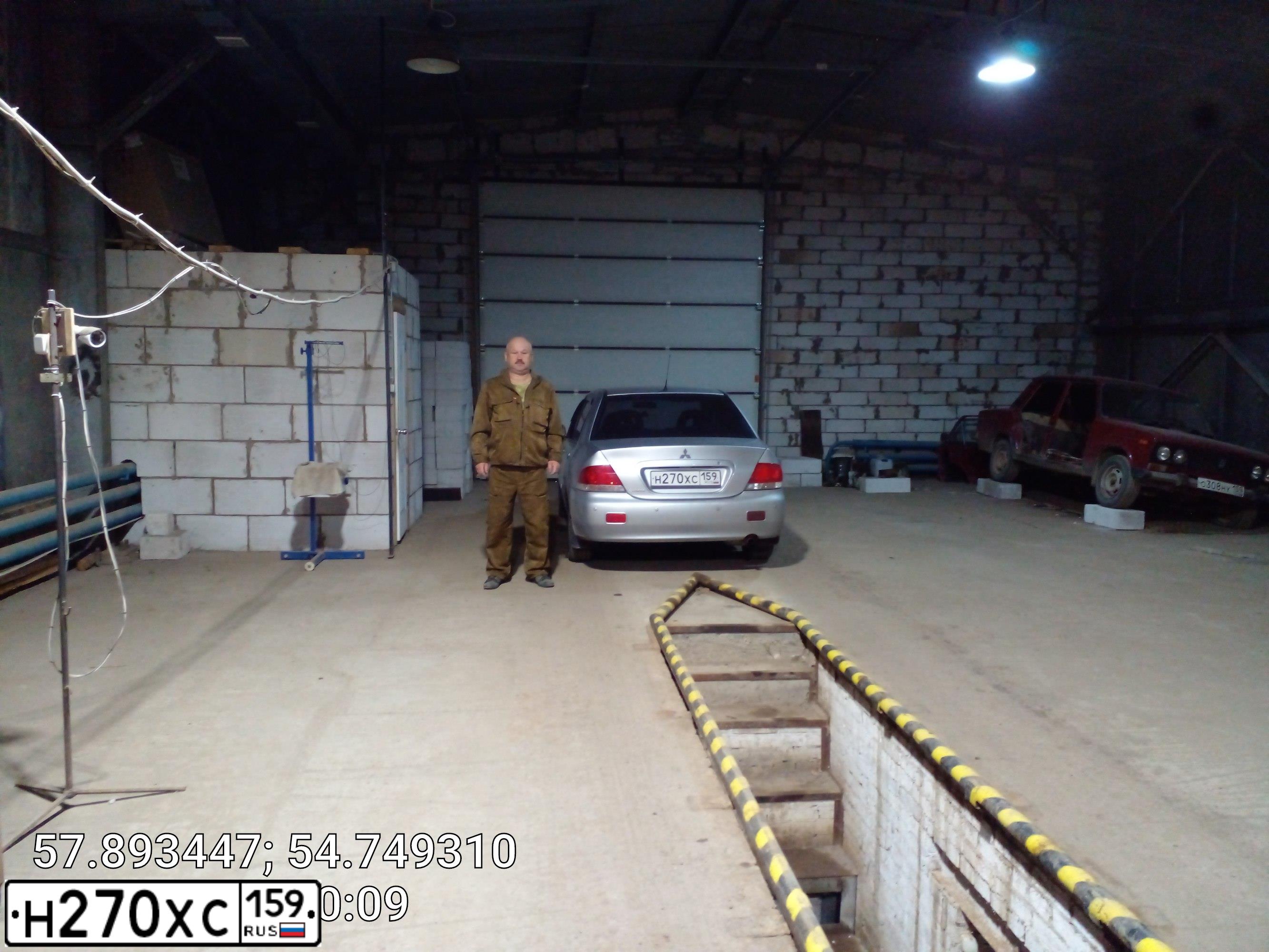 Фото автомобиля MITSUBISHI LANCER, 2007 — госномер С250ХС196. Цвет: СЕРЕБРИСТЫЙ