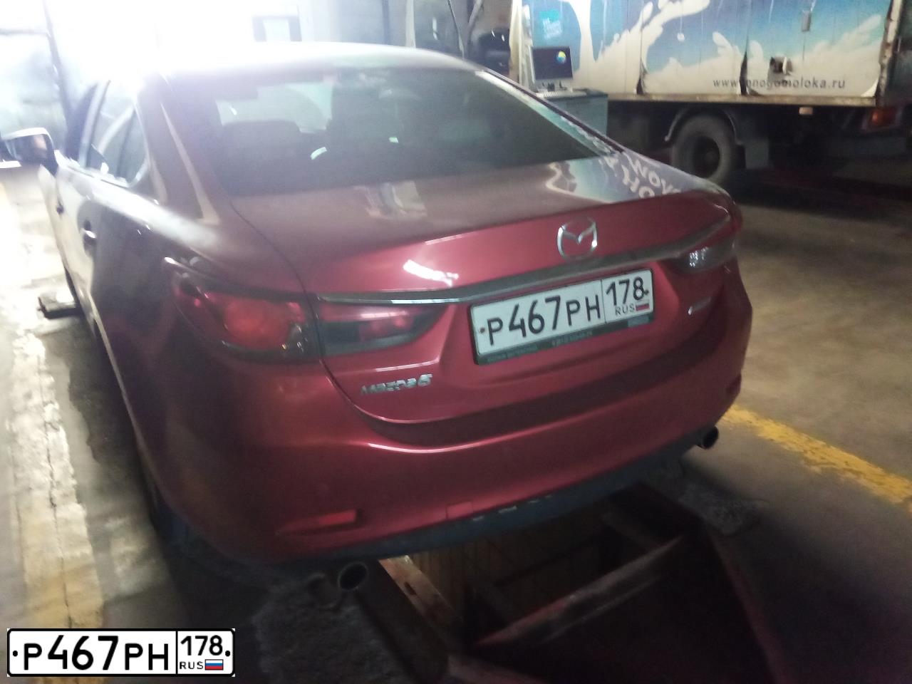 Фото автомобиля MAZDA 6, 2013 — госномер Р467РН178. Цвет: Красный
