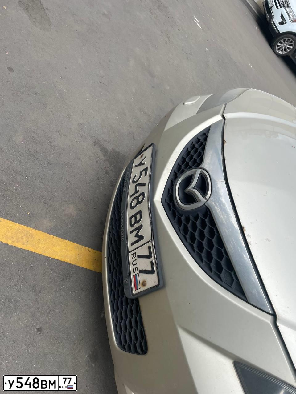 Фото автомобиля MAZDA 3, 2006 — госномер У548ВМ77. Цвет: СЕРЫЙ