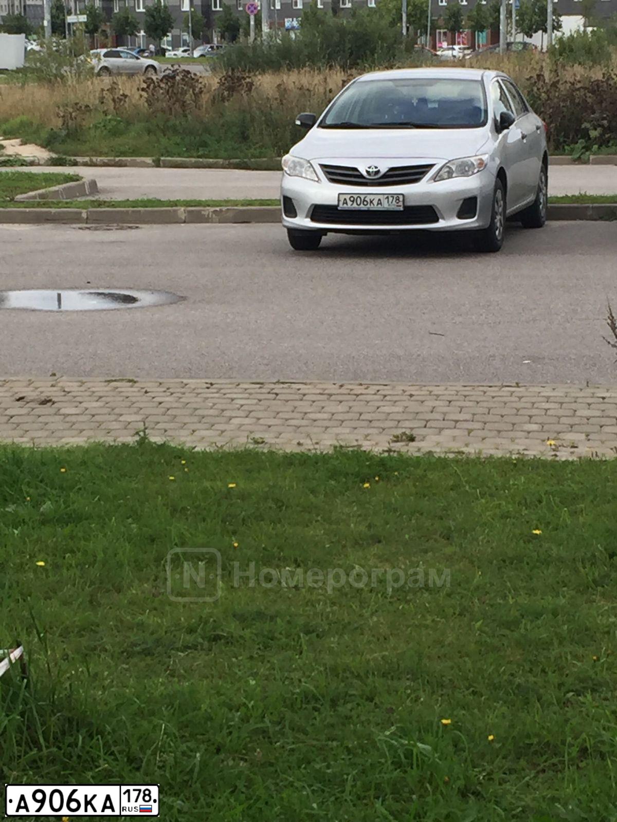 Фото автомобиля TOYOTA COROLLA, 2010 — госномер А906КА178. Цвет: СЕРЕБРИСТЫЙ
