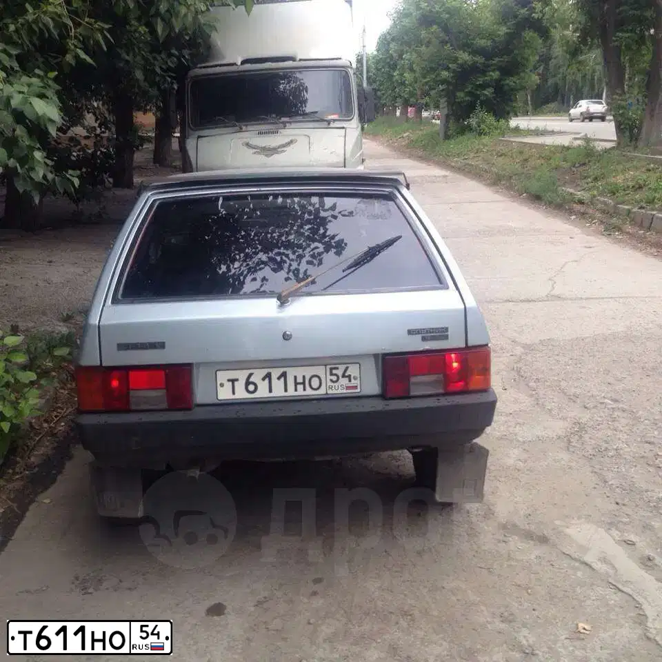 Фото автомобиля LADA 2109 SAMARA, 2000 — госномер Т611НО54. Цвет: СЕРЕБРИСТО-ГОЛУБОЙ