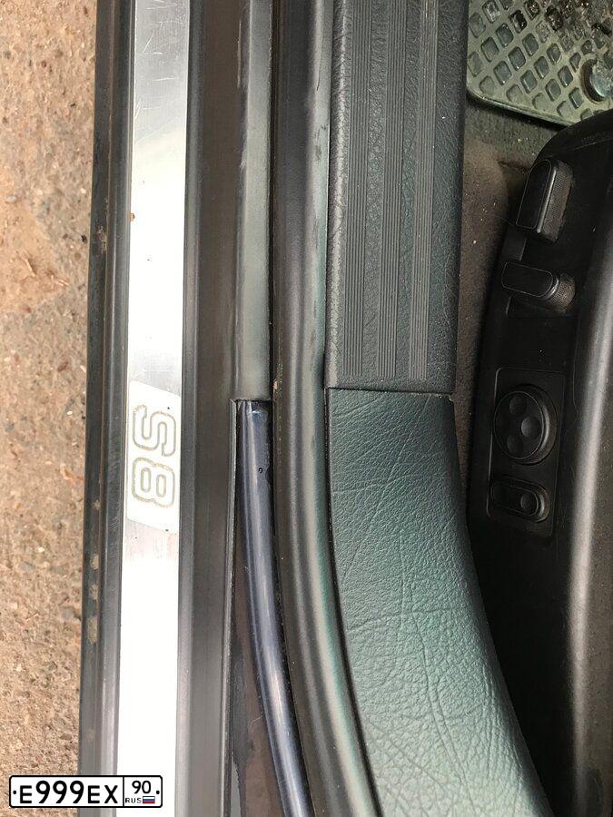 Фото автомобиля AUDI A8, 1997 — госномер Е999ЕХ90. Цвет: СИНИЙ ТЕМНЫЙ