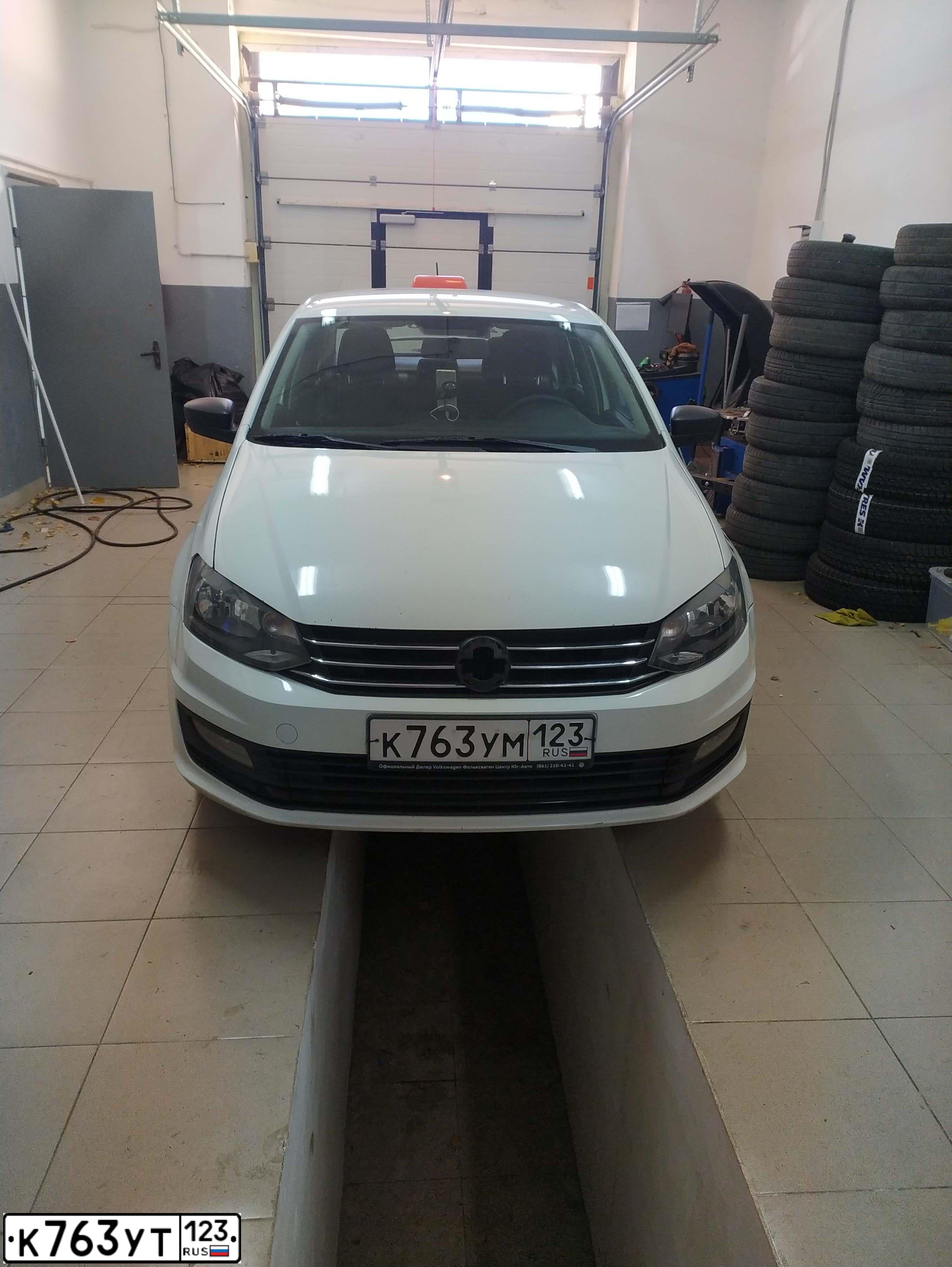 Фото автомобиля VOLKSWAGEN POLO, 2018 — госномер К763УМ123. Цвет: БЕЛЫЙ