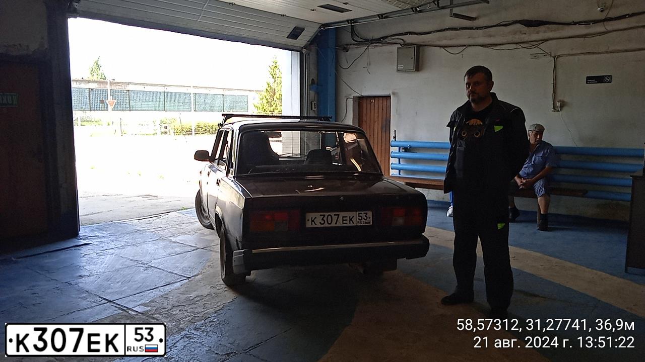 Фото автомобиля LADA 2105, 2010 — госномер М550АМ53. Цвет: ТЕМНО-ВИШНЕВЫЙ
