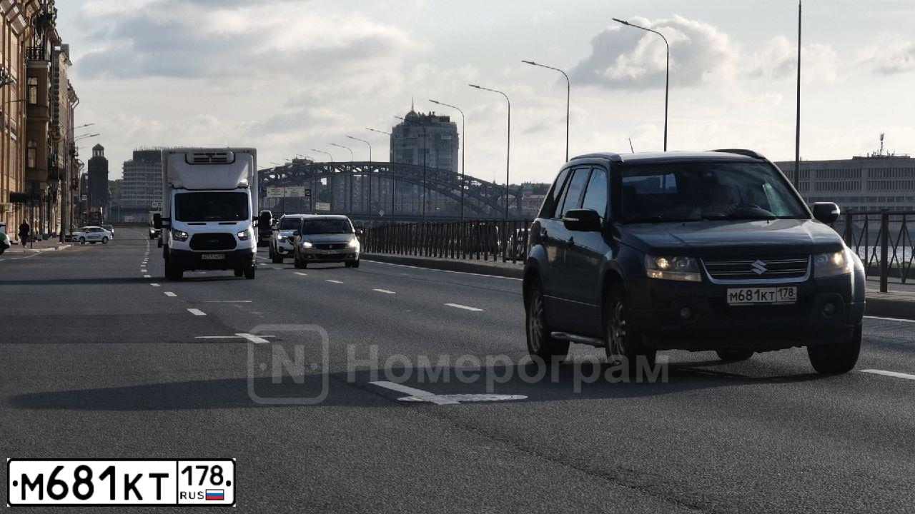 Фото автомобиля SUZUKI /GRAND/ VITARA, 2011 — госномер М681КТ178. Цвет: ЧЕРНЫЙ