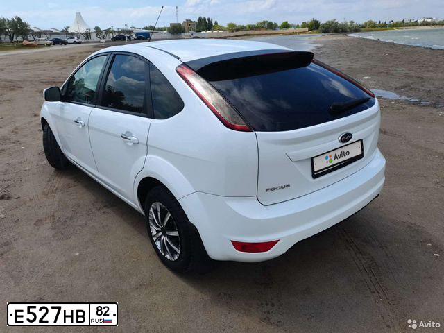 Фото автомобиля FORD FOCUS, 2008 — госномер Е527НВ82. Цвет: Белый