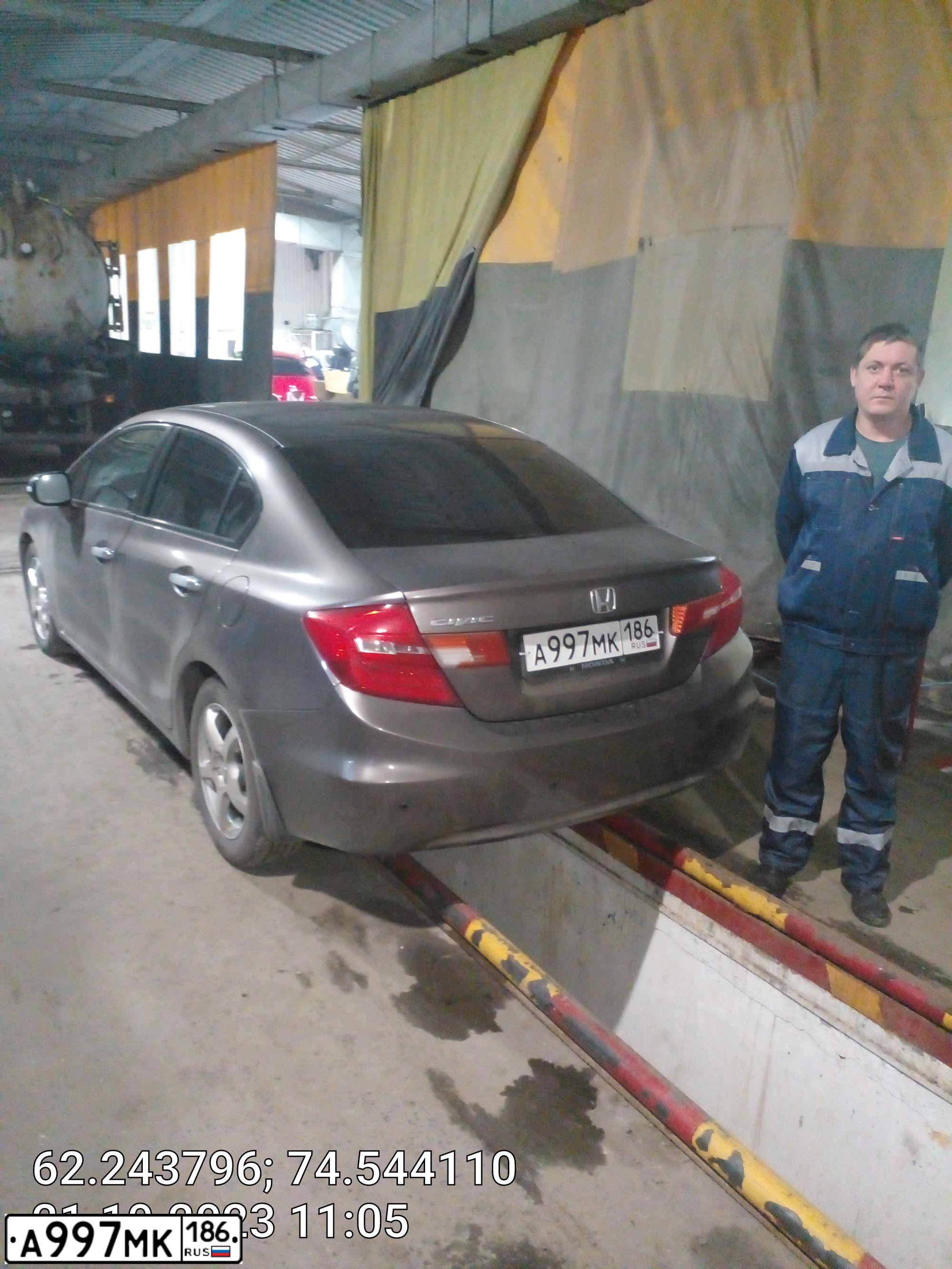 Фото автомобиля HONDA CIVIC, 2012 — госномер А997МК186. Цвет: СЕРО-КОРИЧНЕВЫЙ