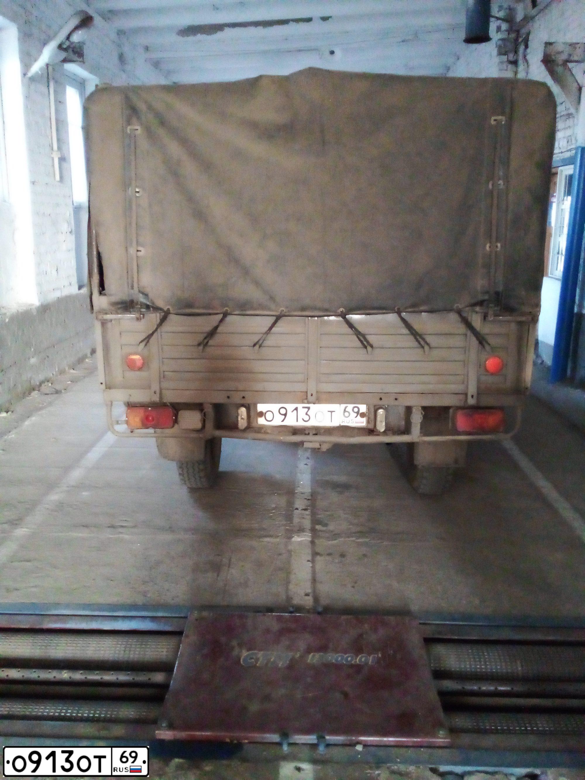 Фото автомобиля UAZ 3909, 2006 — госномер О913ОТ69. Цвет: ЗАЩИТНЫЙ
