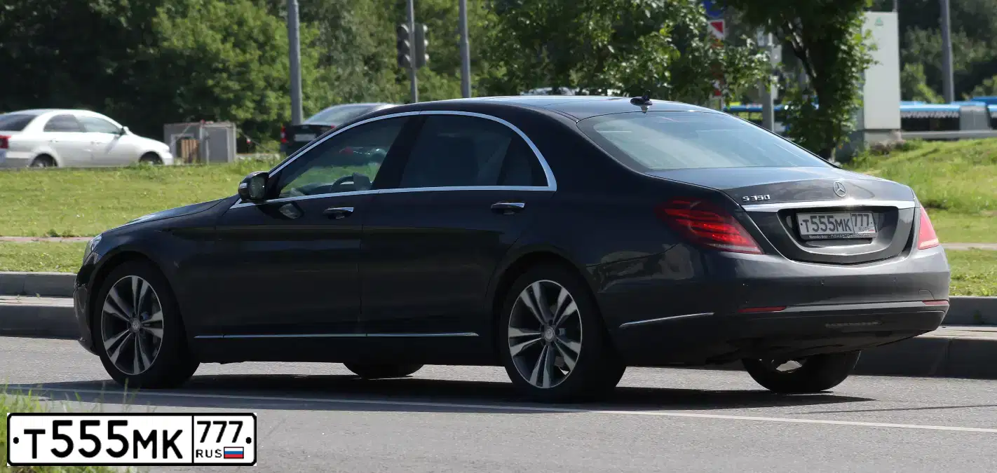 Фото автомобиля MERCEDES S-KLASSE, 2014 — госномер Т555МК777. Цвет: ЧЕРНЫЙ