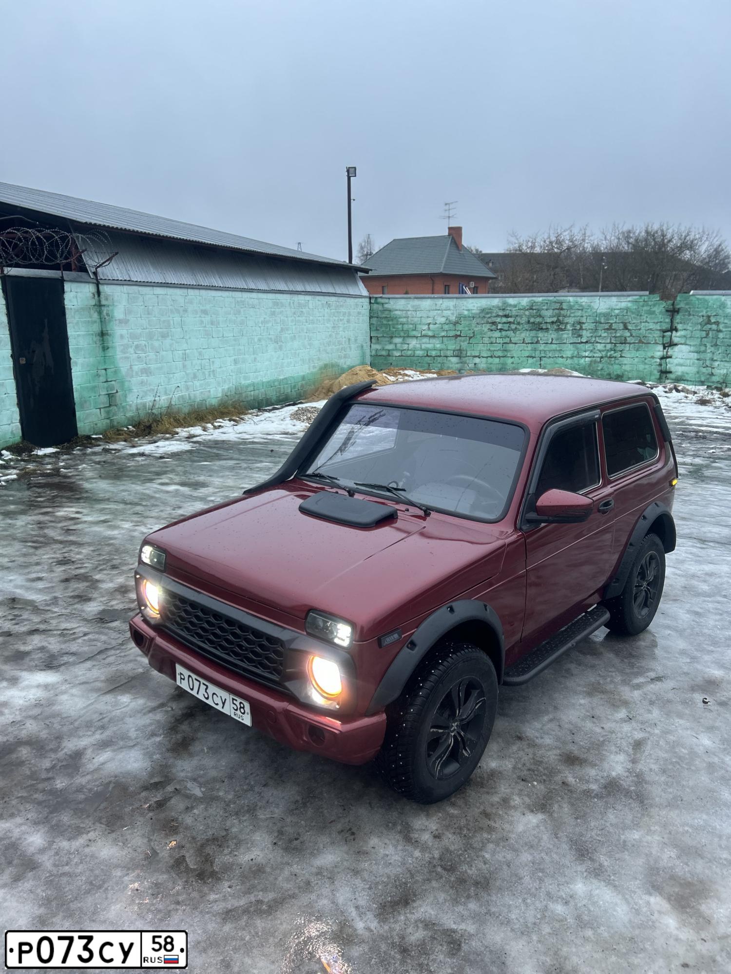 Фото автомобиля LADA 2121 NIVA, 1995 — госномер Р073СУ58. Цвет: РУБИН