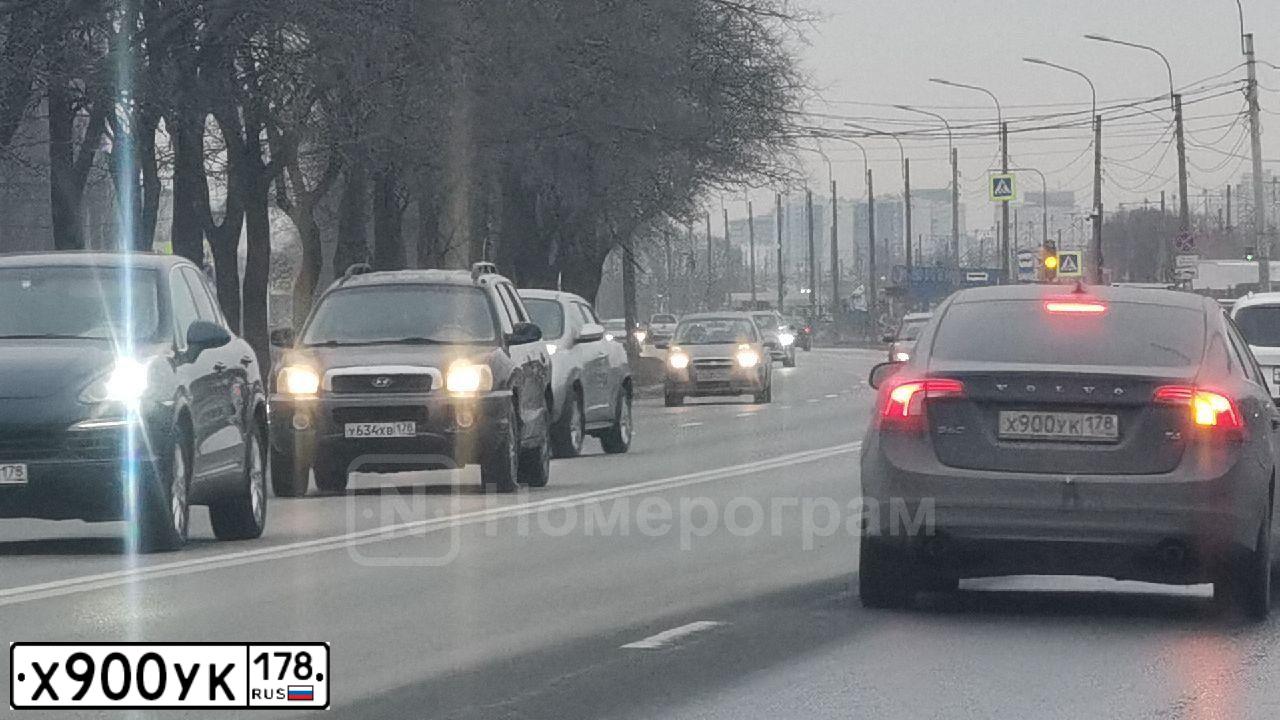 Фото автомобиля VOLVO S60, 2013 — госномер Х900УК178. Цвет: ТЕМНО-СИНИЙ