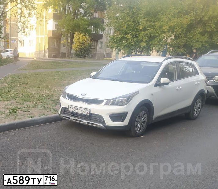 Фото автомобиля KIA RIO, 2018 — госномер А589ТУ716. Цвет: БЕЛЫЙ