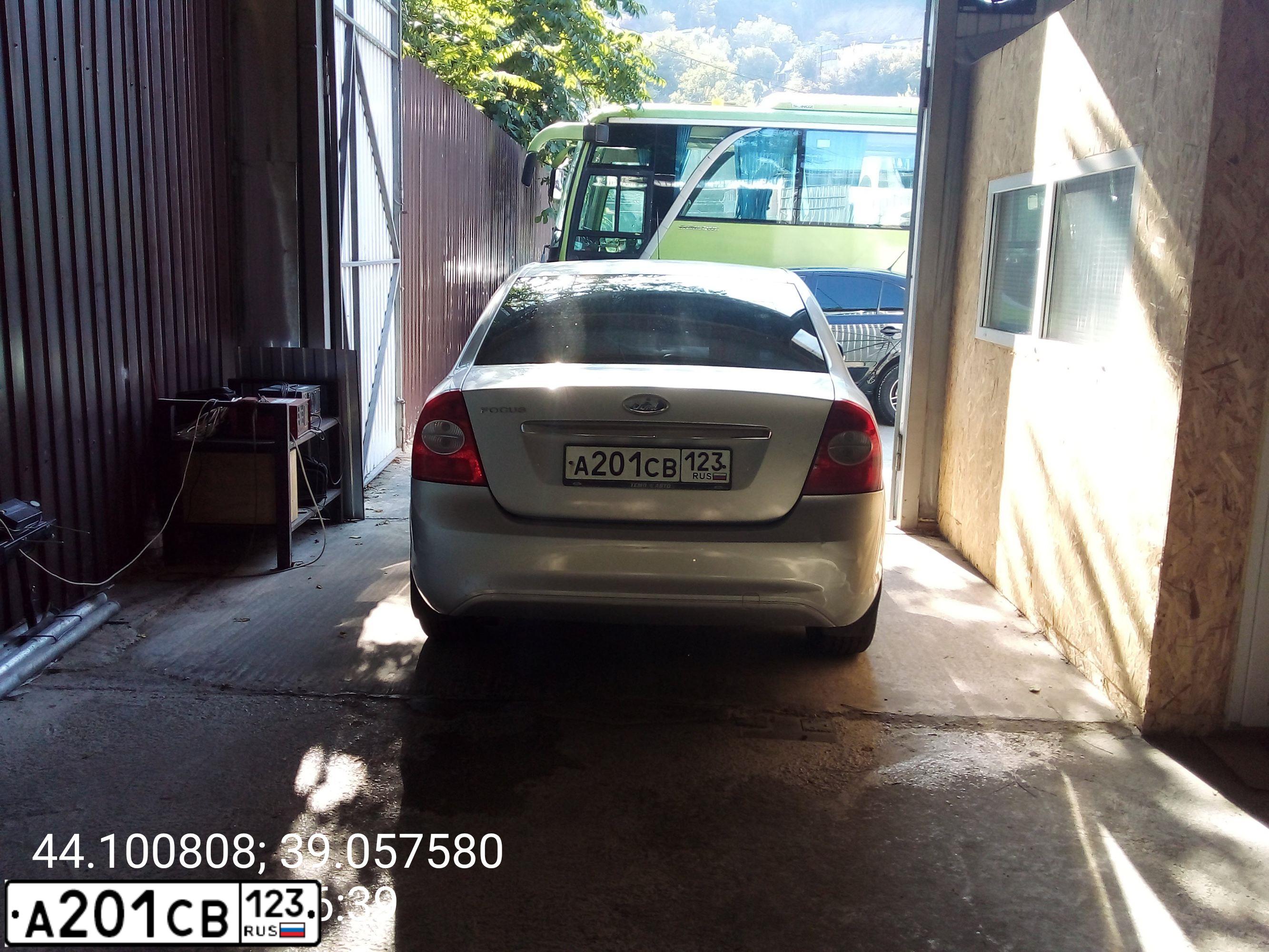 Фото автомобиля FORD FOCUS, 2008 — госномер А201СВ123. Цвет: СЕРЕБРИСТЫЙ