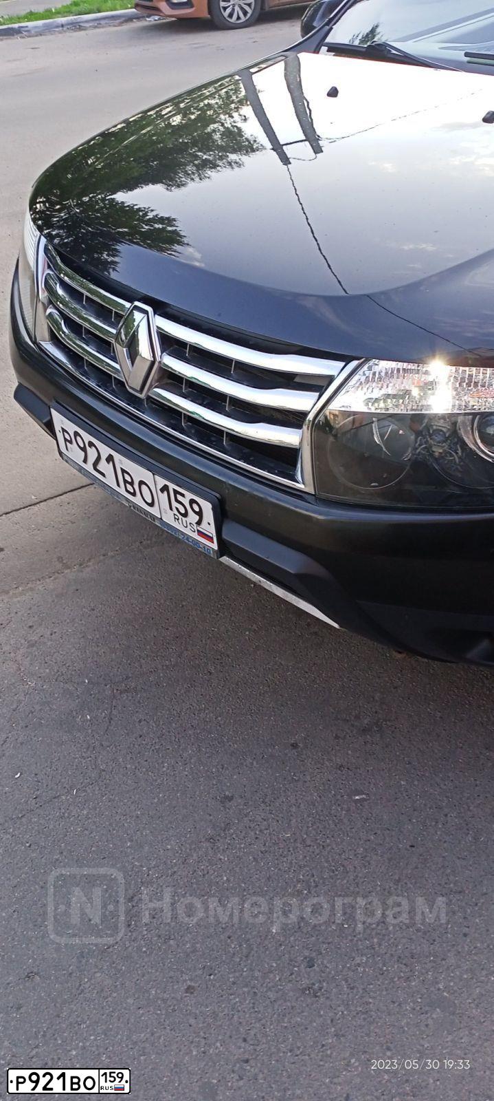 Фото автомобиля RENAULT DUSTER, 2013 — госномер О337ТН71. Цвет: ЧЕРНЫЙ