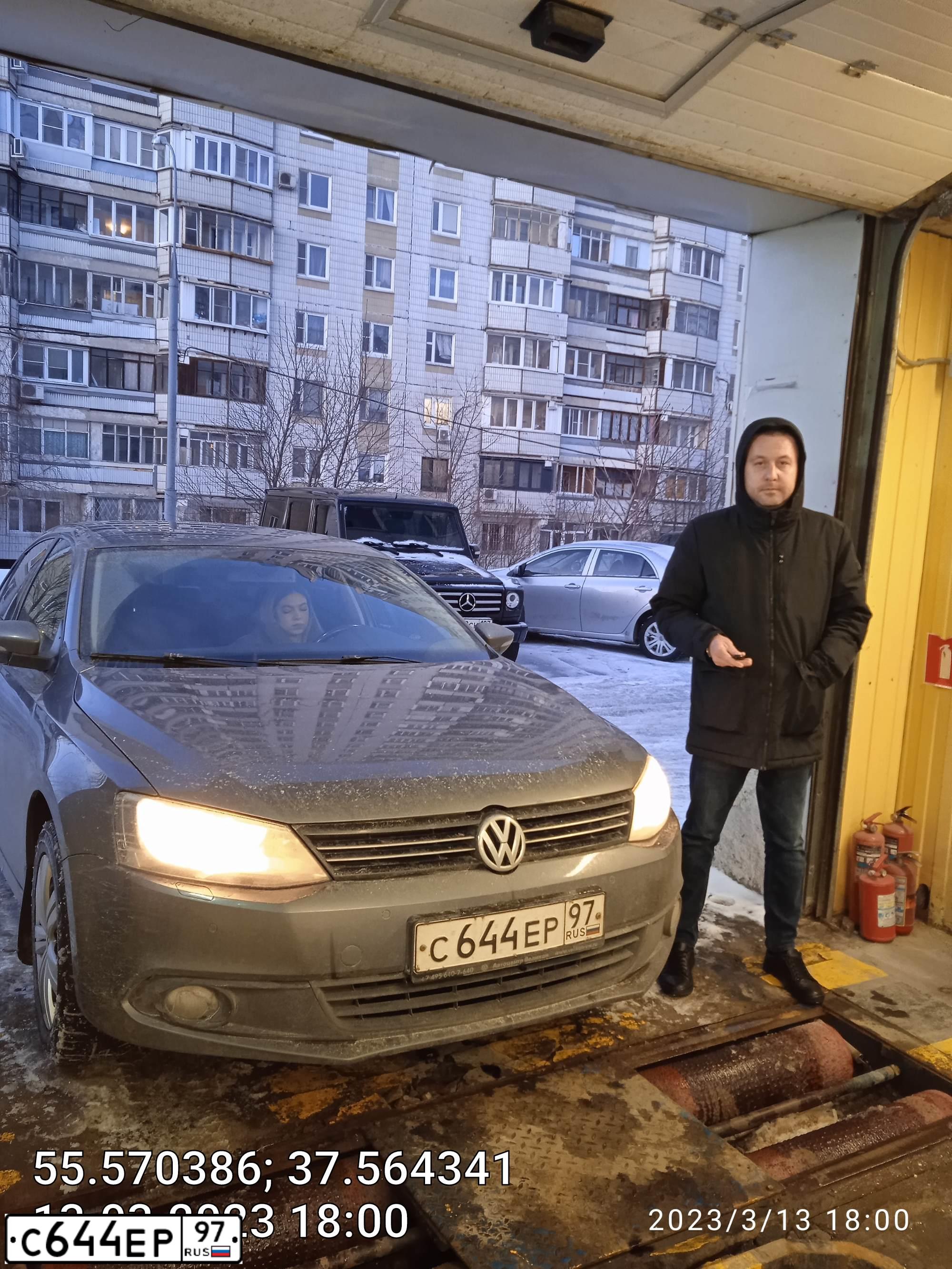 Фото автомобиля VOLKSWAGEN JETTA, 2012 — госномер О193ОР790. Цвет: СЕРЫЙ ТЕМНЫЙ