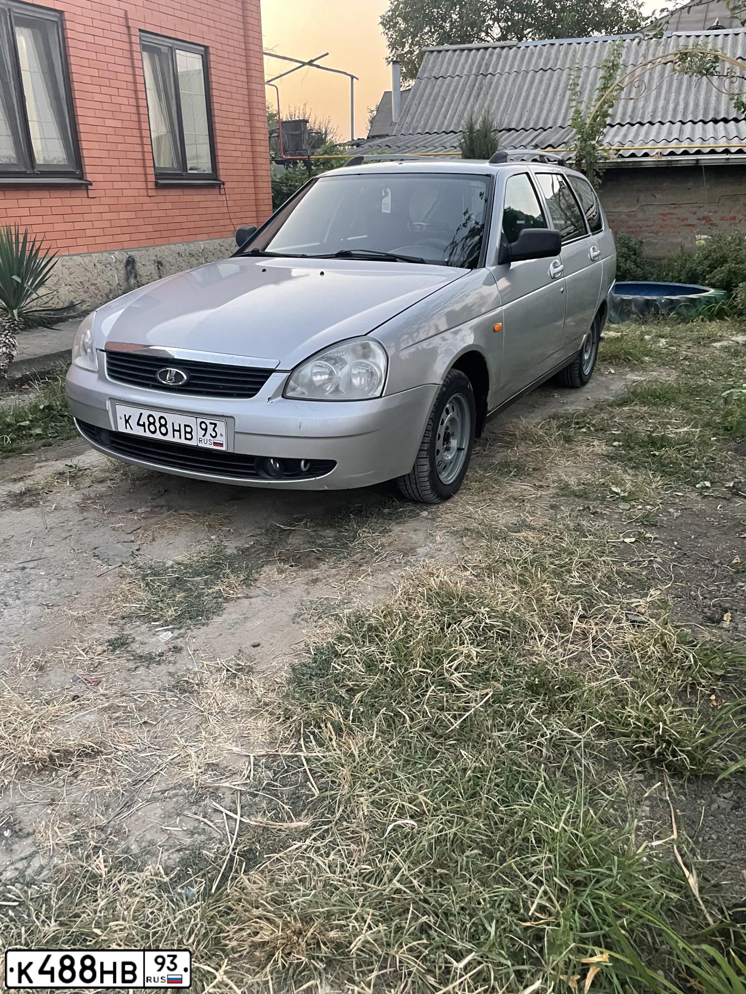 Фото автомобиля LADA 2171 PRIORA, 2011 — госномер К488НВ93. Цвет: СВЕТЛО-СЕРЕБРИСТЫЙ МЕТАЛЛ