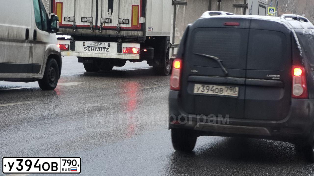 Фото автомобиля LADA LARGUS, 2016 — госномер У394ОВ790. Цвет: ЧЕРНЫЙ
