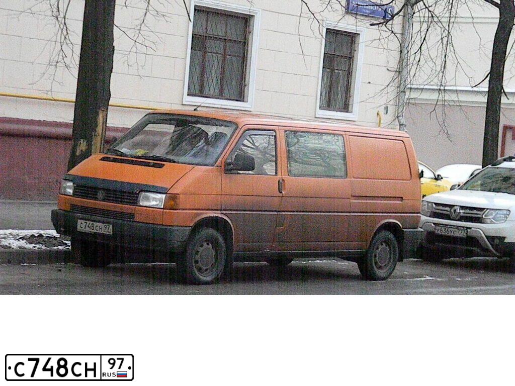 Фото автомобиля VOLKSWAGEN TRANSPORTER, 1992 — госномер С748СН97. Цвет: ОРАНЖЕВЫЙ