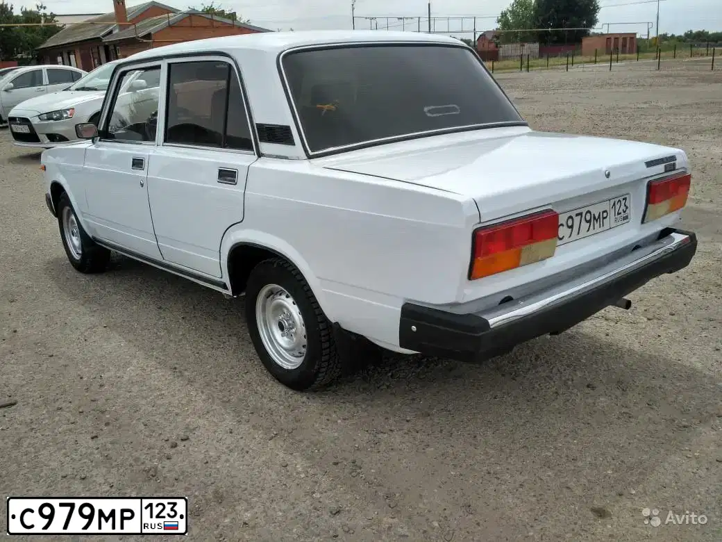 Фото автомобиля LADA 2107 LADA, 2007 — госномер С979МР123. Цвет: ЯРКО-БЕЛЫЙ