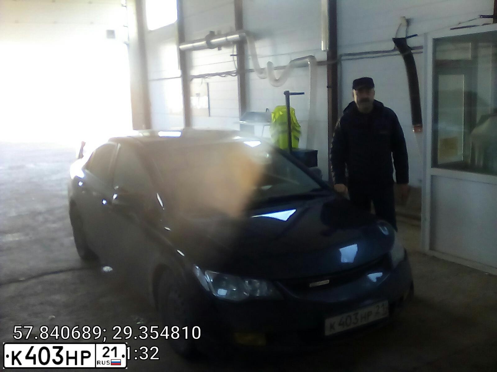 Фото автомобиля ХОНДА ЦИВИК, 2006 — госномер У127КН44. Цвет: ЧЕРНЫЙ