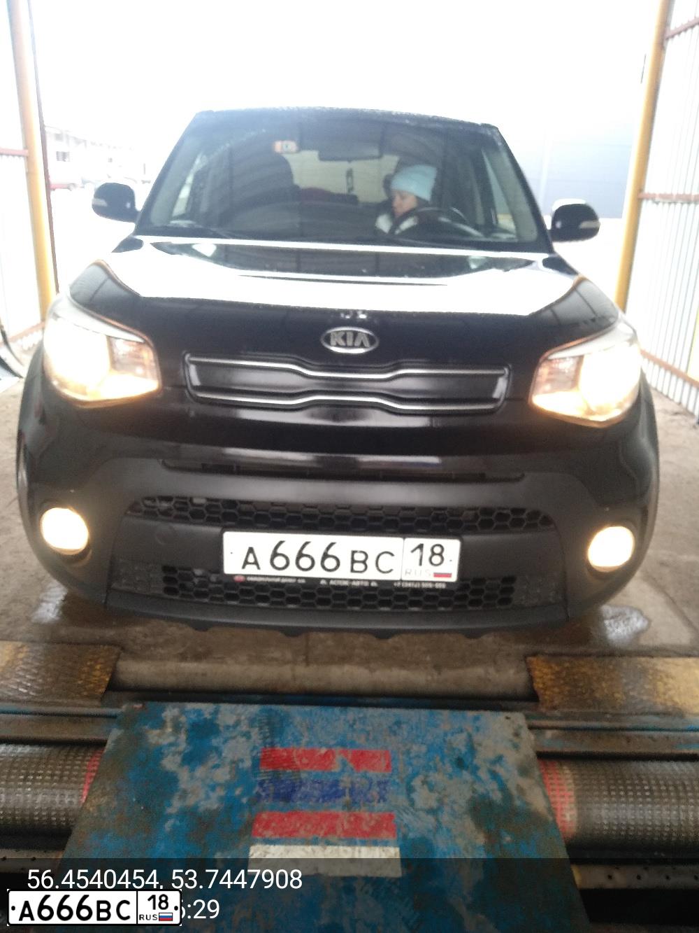 Фото автомобиля KIA SOUL, 2017 — госномер А666ВС18. Цвет: ЧЕРНЫЙ