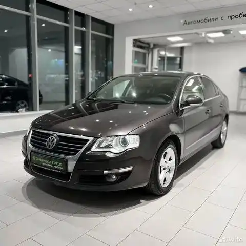 Фото автомобиля VOLKSWAGEN PASSAT, 2009 — госномер М898ТМ35. Цвет: Коричневый