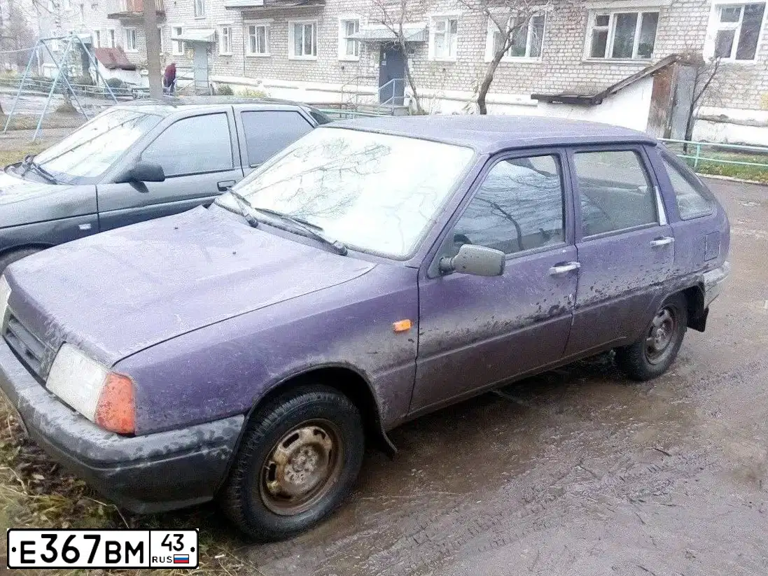 Фото автомобиля IZH 2126, 2001 — госномер У297РЕ43. Цвет: ФИОЛЕТОВЫЙ БАКЛАЖАН