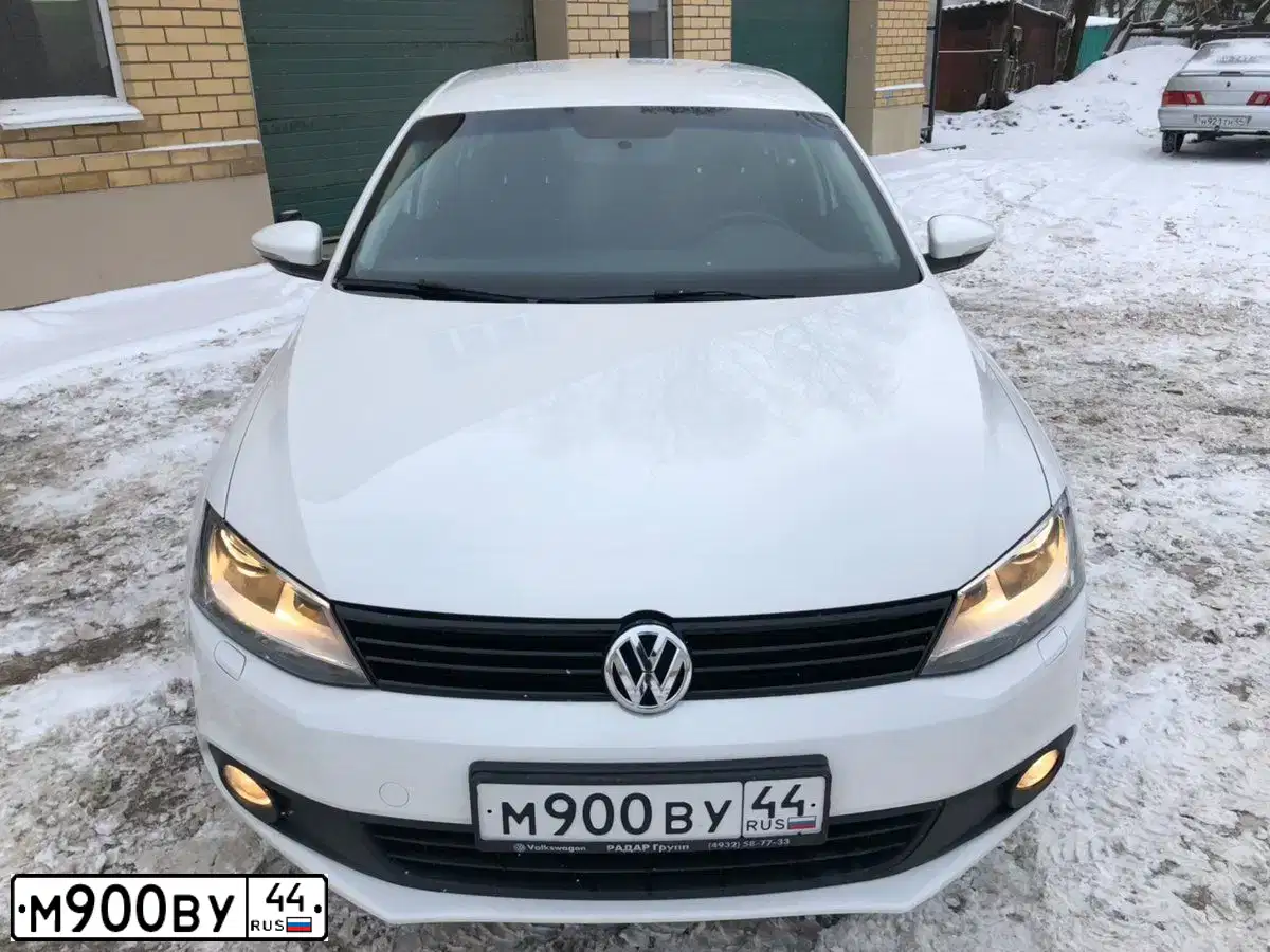 Фото автомобиля VOLKSWAGEN JETTA, 2014 — госномер У747АМ44. Цвет: Белый