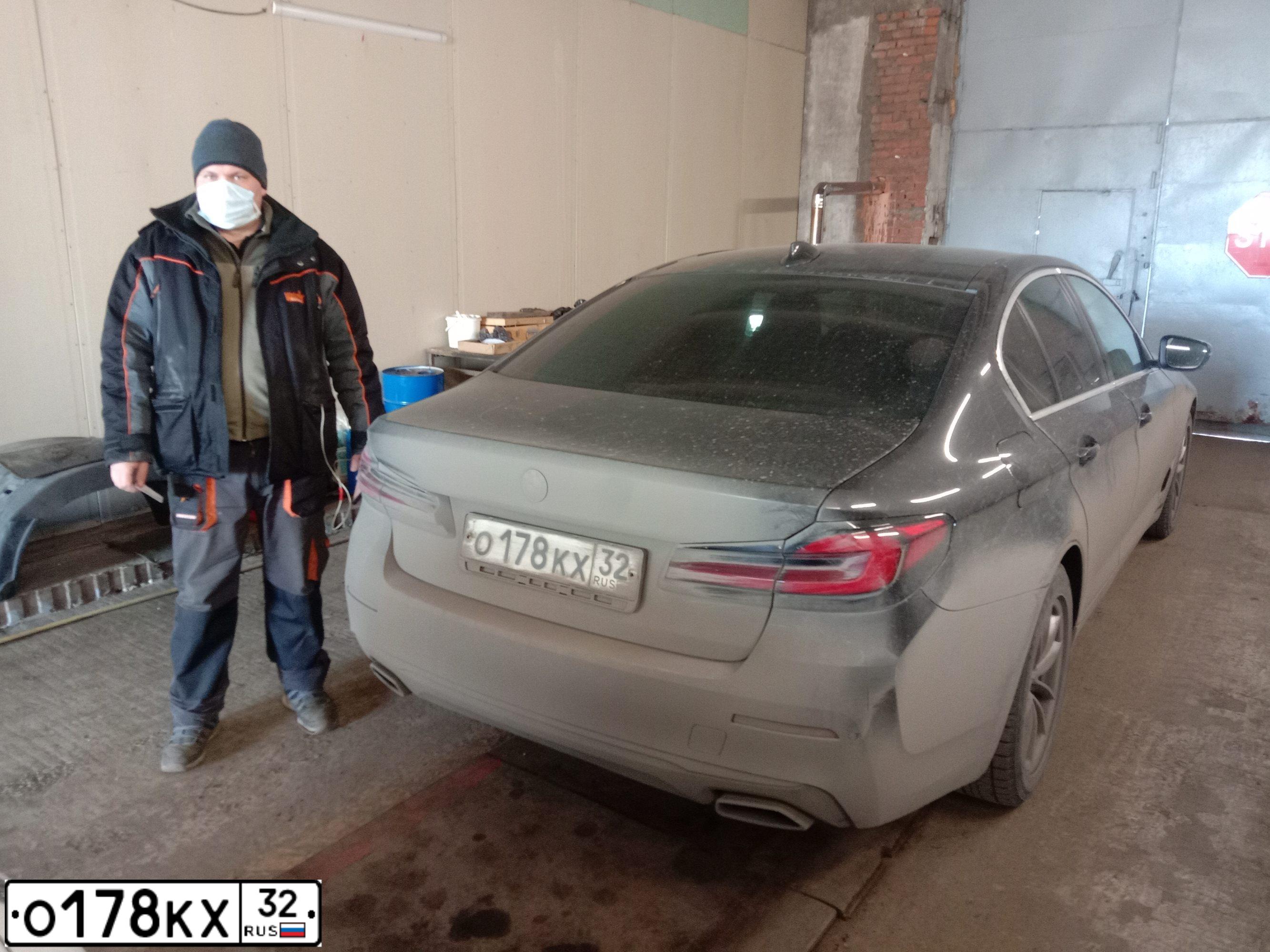 Фото автомобиля BMW SERIE 5, 2020 — госномер О178КХ32. Цвет: СЕРЫЙ