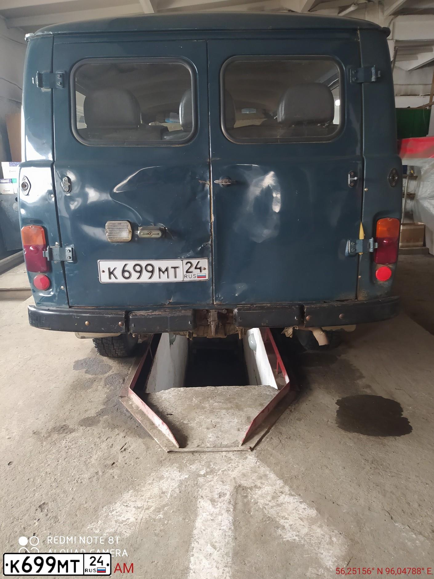 Фото автомобиля UAZ 3741, 2002 — госномер К699МТ24. Цвет: МУРЕНА