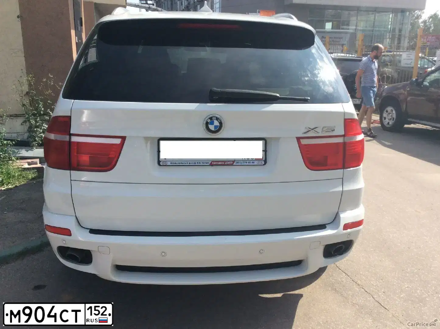 Фото автомобиля BMW X5, 2010 — госномер О481КР152. Цвет: БЕЛЫЙ