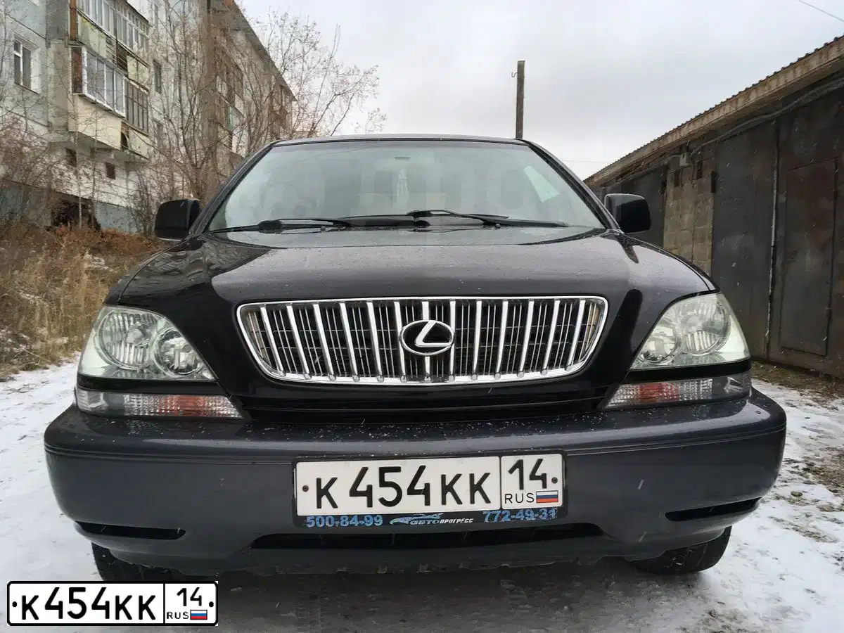 Фото автомобиля LEXUS GX, 2004 — госномер Р934МР14. Цвет: Серебристый