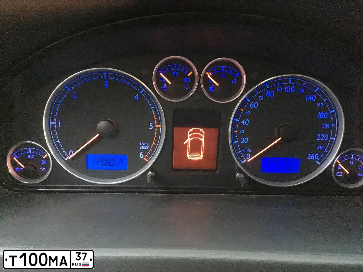 Фото автомобиля VOLKSWAGEN SHARAN, 2006 — госномер Т100МА37. Цвет: Коричневый