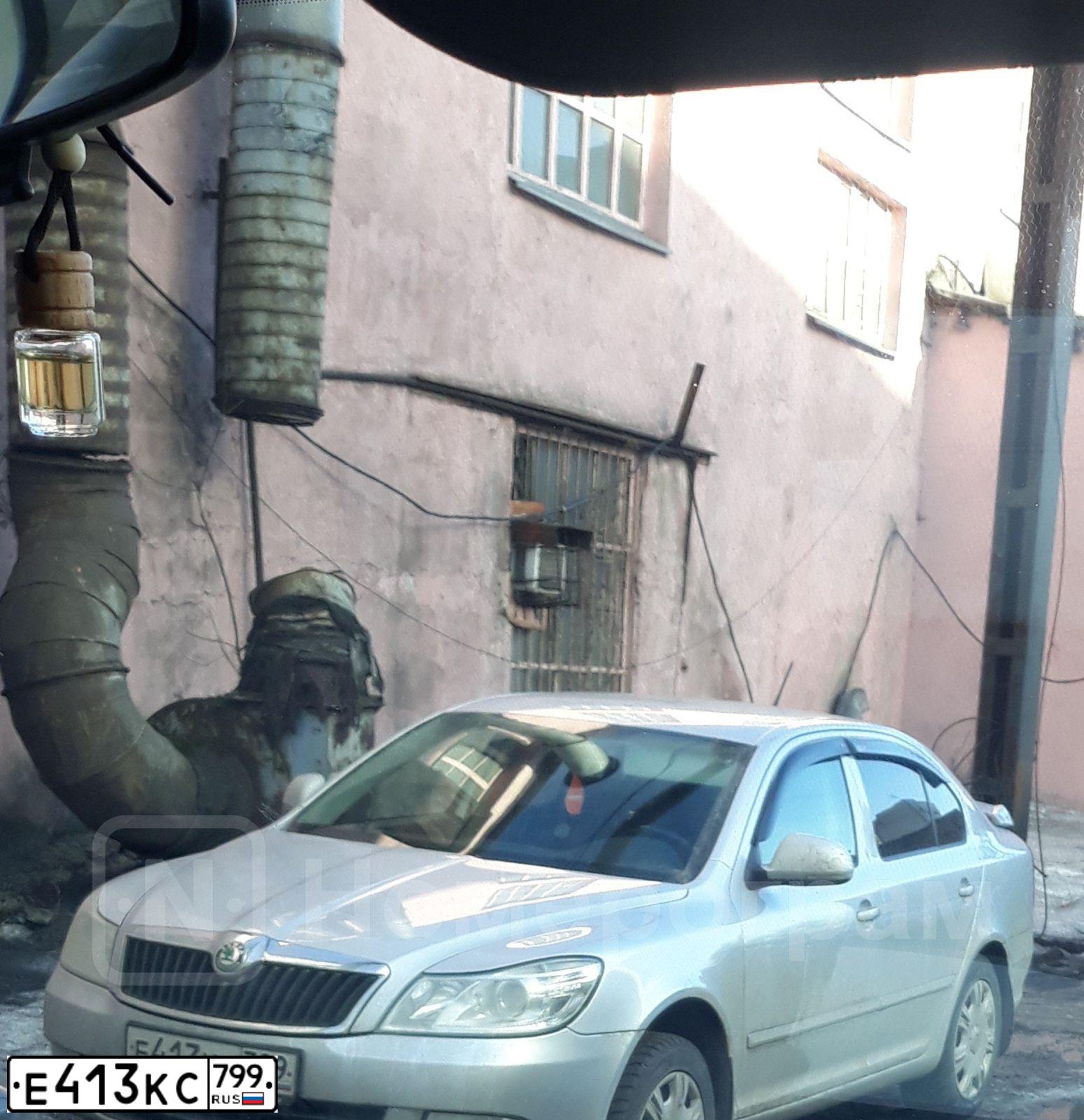 Фото автомобиля SKODA OCTAVIA, 2012 — госномер Р633СУ790. Цвет: СЕРЕБРИСТЫЙ