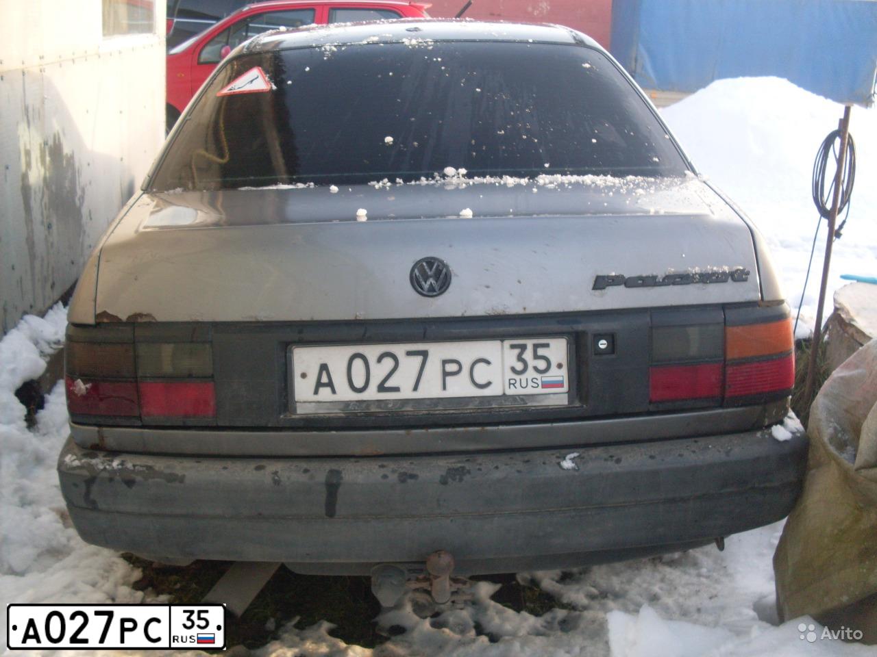 Фото автомобиля VOLKSWAGEN PASSAT, 1993 — госномер А027РС35. Цвет: Серый