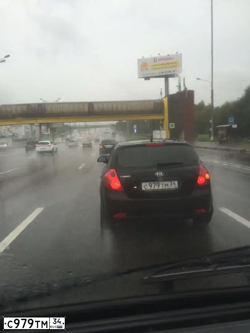 Фото автомобиля KIA CEE'D, 2007 — госномер У584ЕЕ34. Цвет: ЧЕРНЫЙ ПЕРЛАМУТР