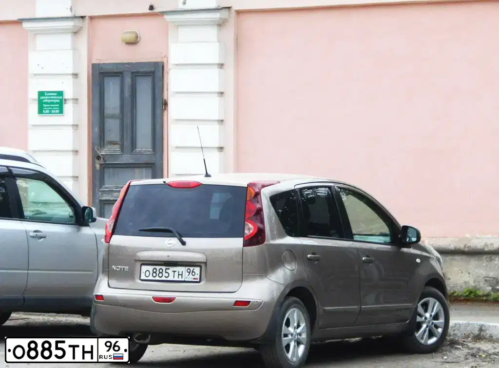 Фото автомобиля NISSAN NOTE, 2012 — госномер В444НК196. Цвет: СВЕТЛО-КОРИЧНЕВ.