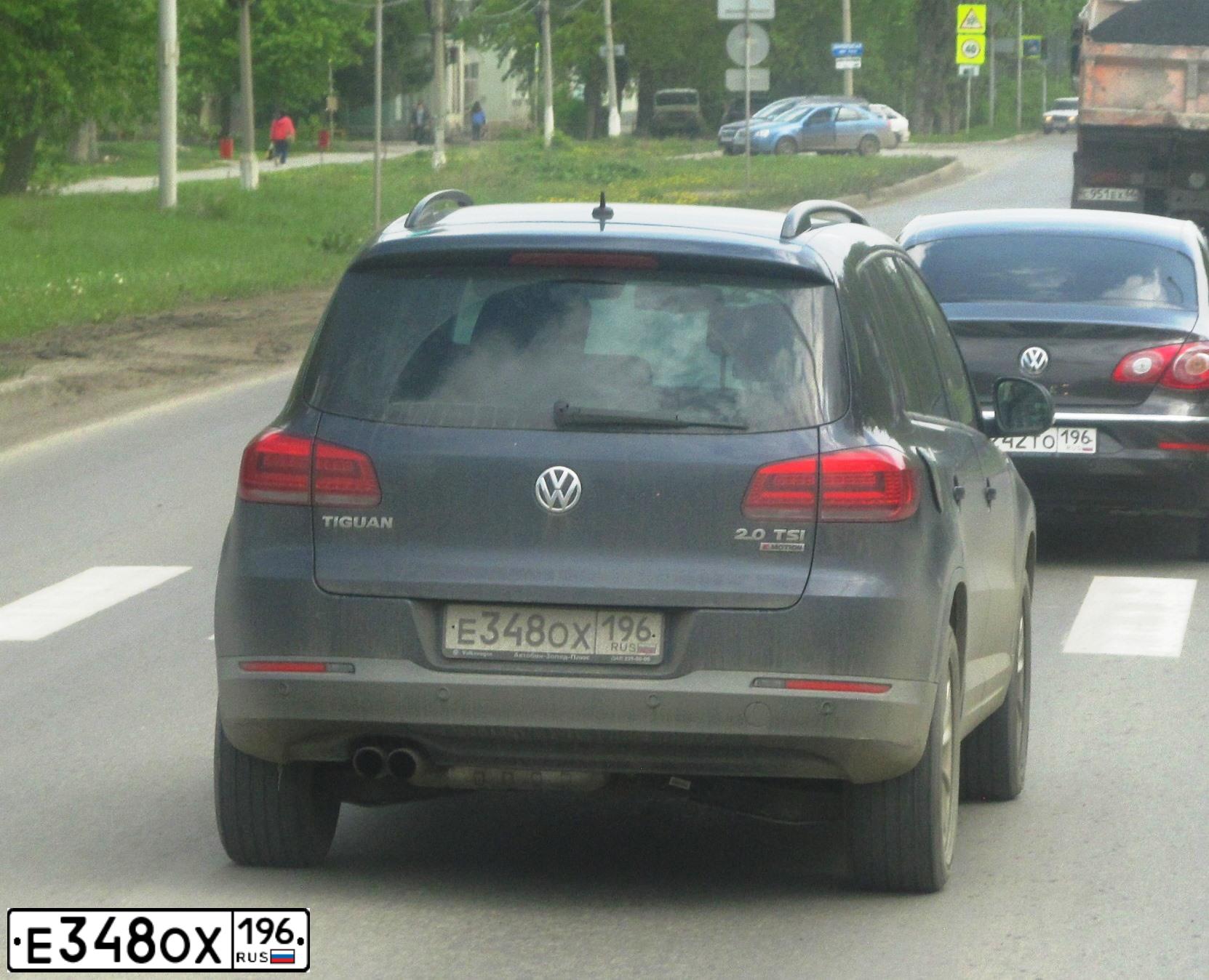 Фото автомобиля VOLKSWAGEN TIGUAN, 2016 — госномер Е348ОХ196. Цвет: ТЕМНО-СИНИЙ