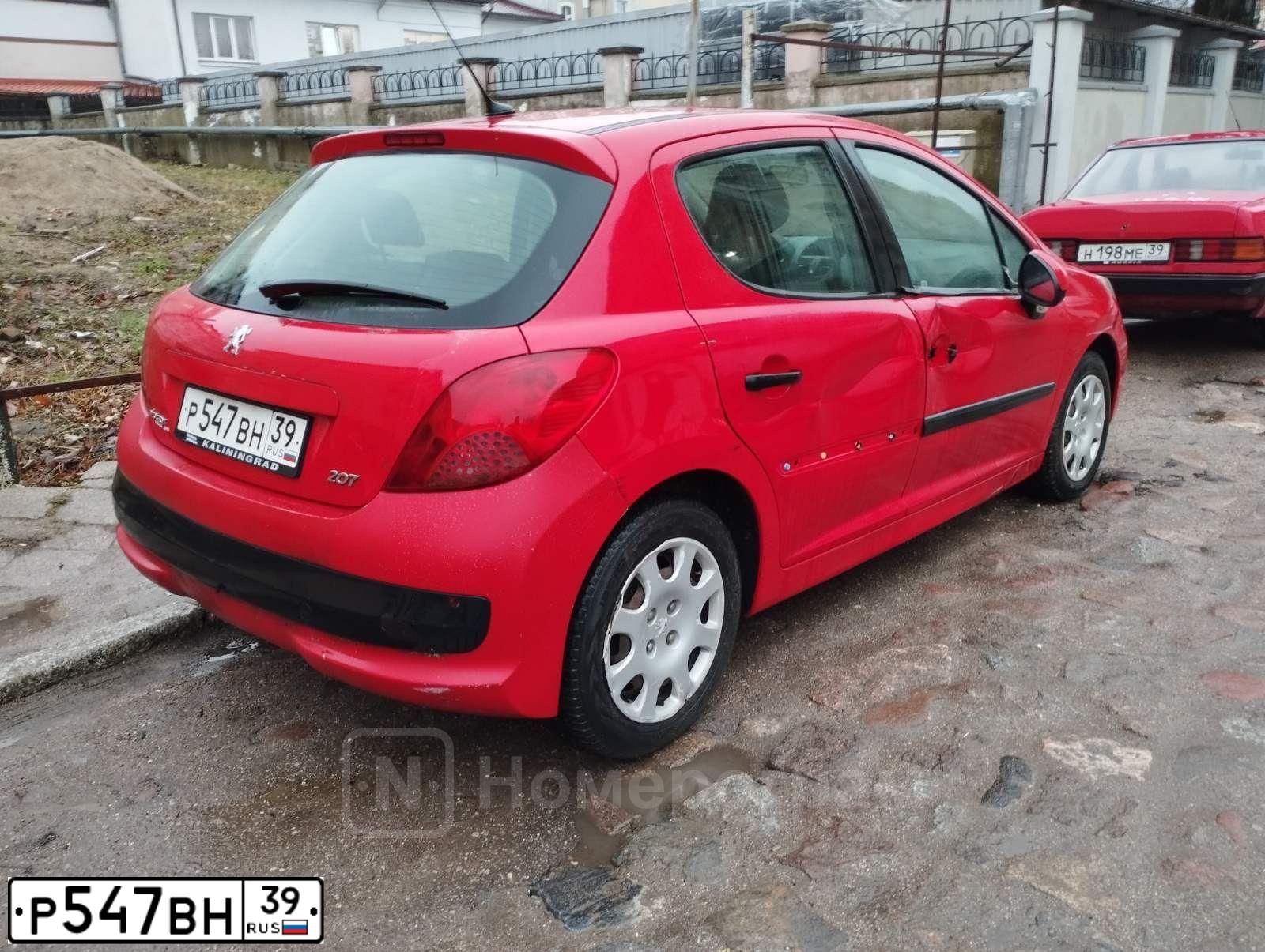 Фото автомобиля PEUGEOT 207, 2008 — госномер Р547ВН39. Цвет: Красный