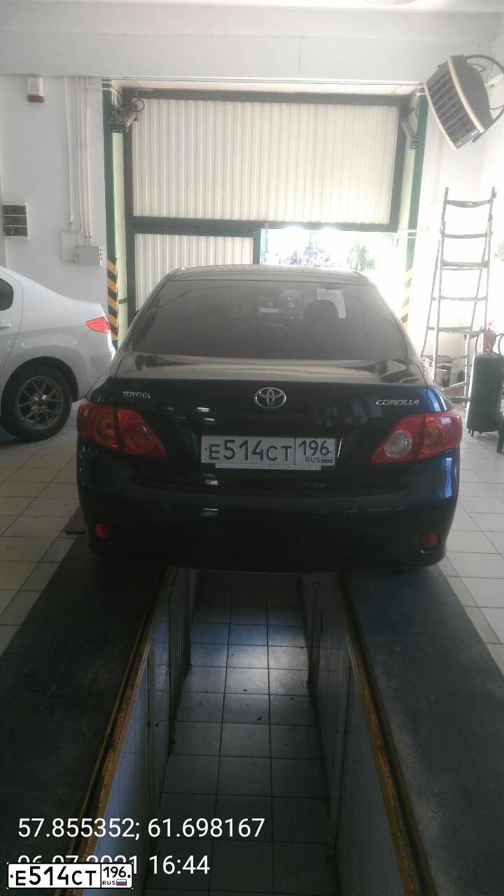 Фото автомобиля TOYOTA COROLLA, 2008 — госномер Е514СТ196. Цвет: ТЕМНО СИНИЙ