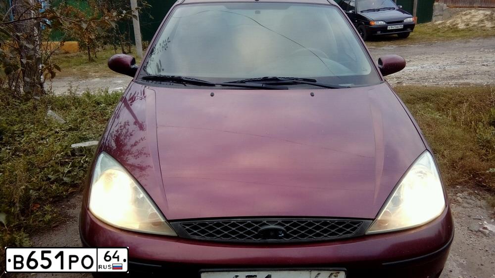 Фото автомобиля FORD FOCUS, 2003 — госномер А682НА136. Цвет: ВИШНЕВЫЙ