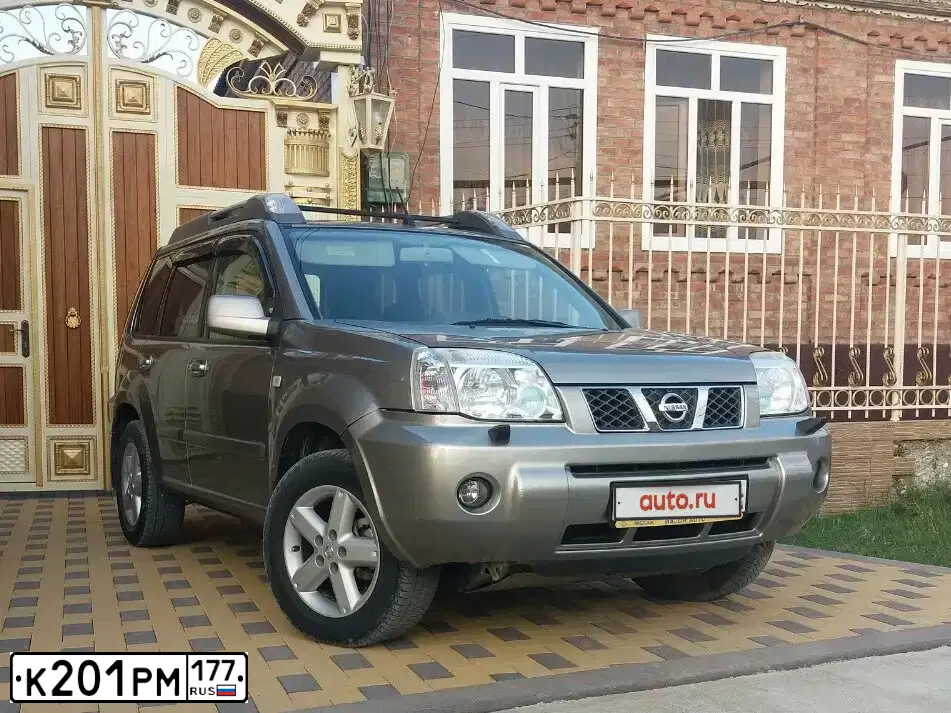 Фото автомобиля NISSAN X-TRAIL, 2006 — госномер К201РМ177. Цвет: СЕРЫЙ
