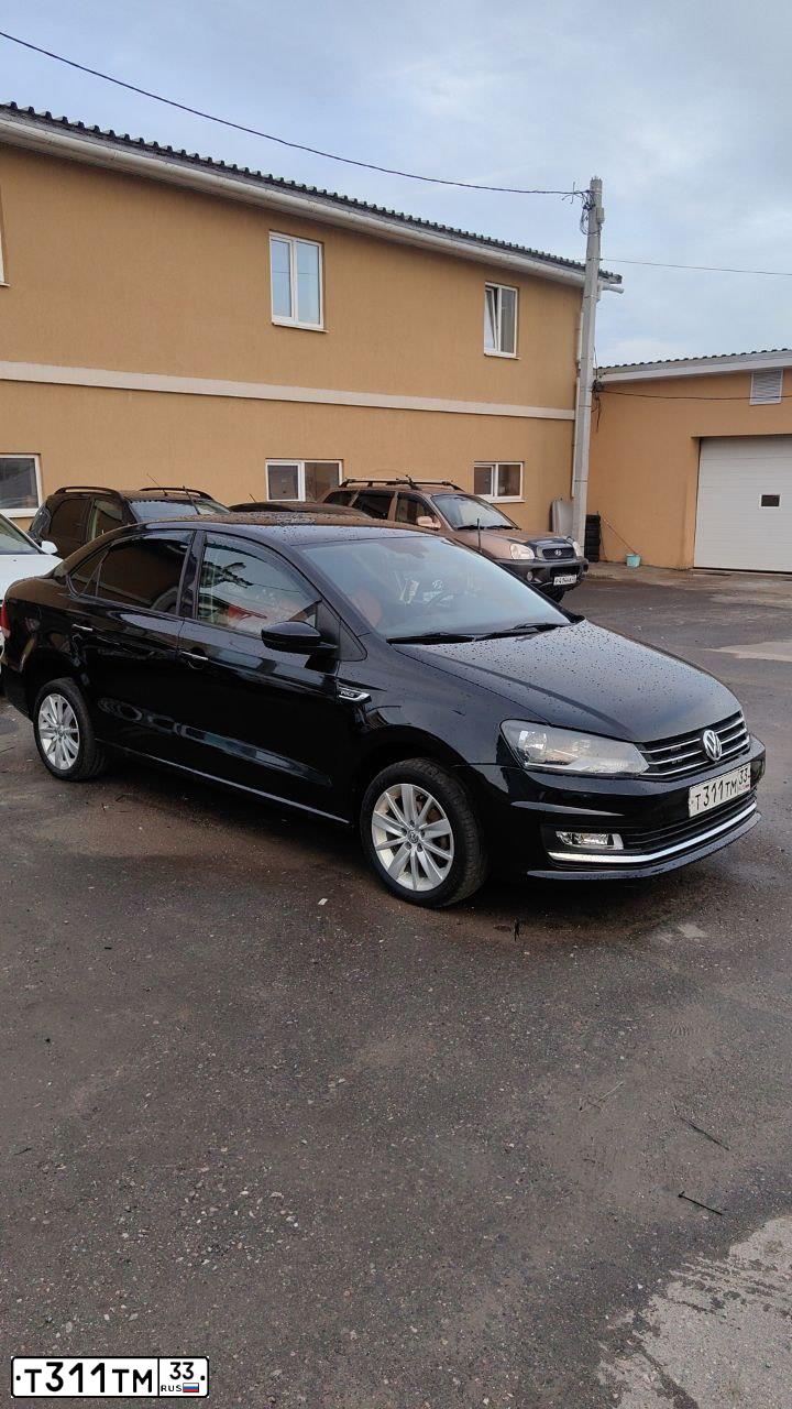 Фото автомобиля VOLKSWAGEN POLO, 2015 — госномер Т311ТМ33. Цвет: ЧЕРНЫЙ
