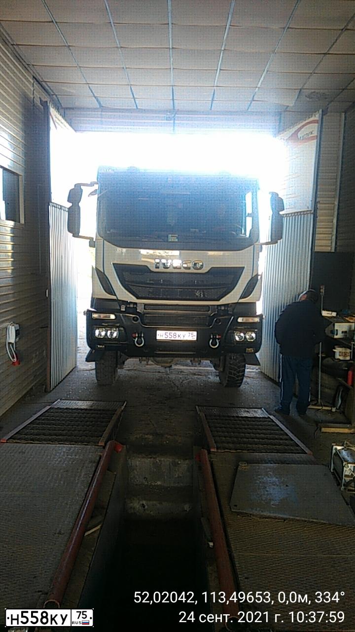 Фото автомобиля IVECO AMT URAL IVECO 6339 /6X6/, 2020 — госномер Н558КУ75. Цвет: Белый