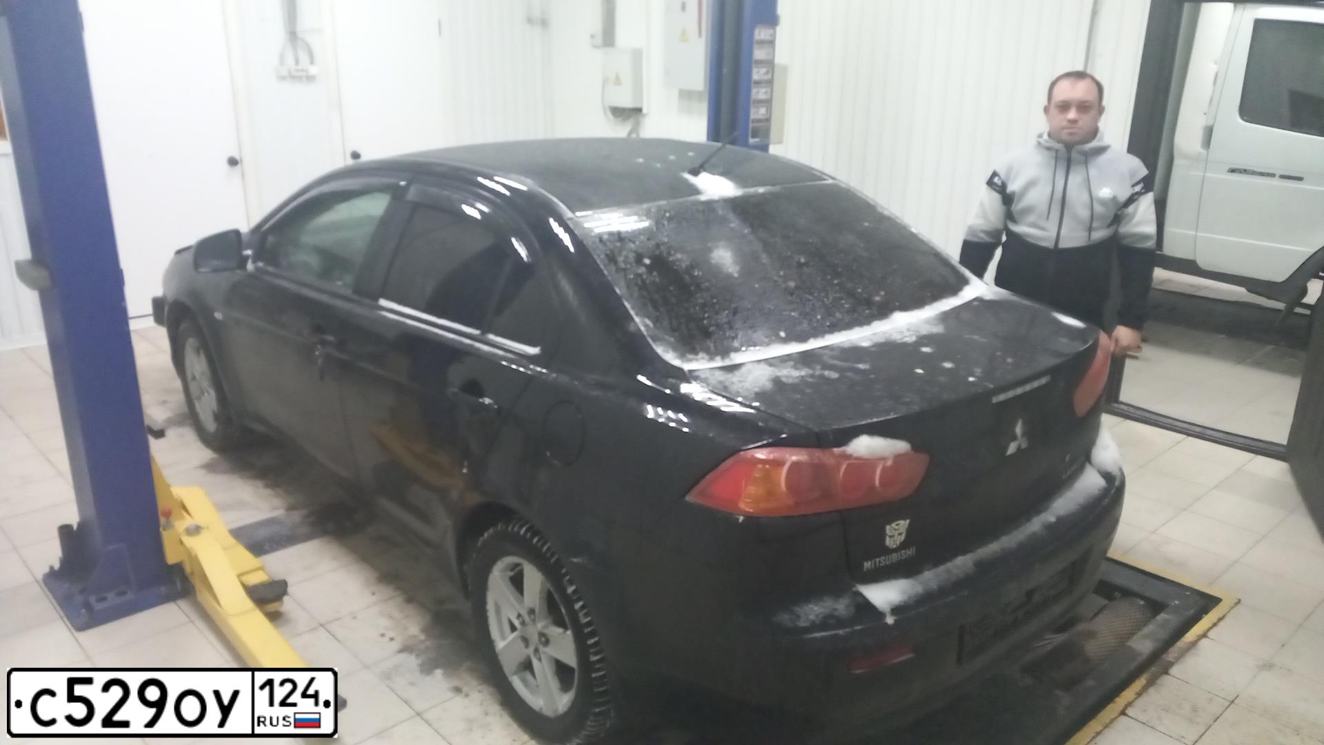 Фото автомобиля MITSUBISHI LANCER, 2008 — госномер С529ОУ124. Цвет: ЧЕРНЫЙ