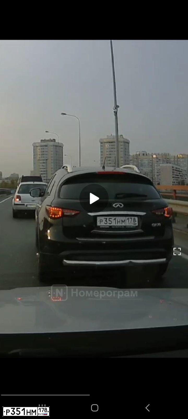 Фото автомобиля INFINITI QX70 /FX/, 2013 — госномер Р351НМ178. Цвет: ЧЕРНЫЙ