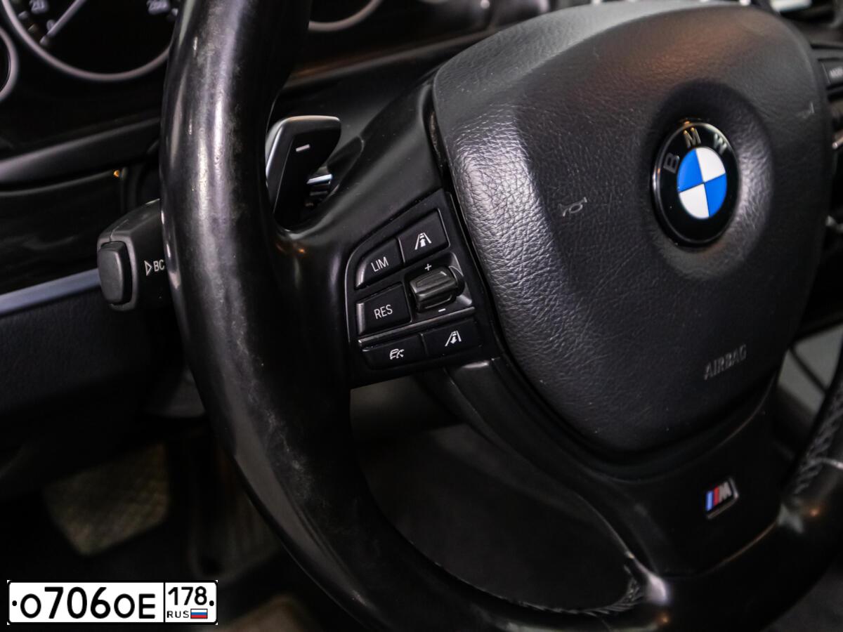 Фото автомобиля BMW 520I, 2013 — госномер К536ММ53. Цвет: ЧЕРНЫЙ