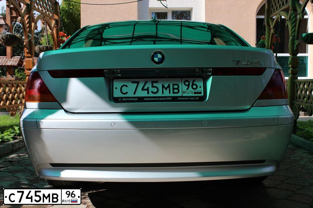 Фото автомобиля BMW SERIE 7, 2002 — госномер С745МВ96. Цвет: СВЕТЛО-СЕРЫЙ