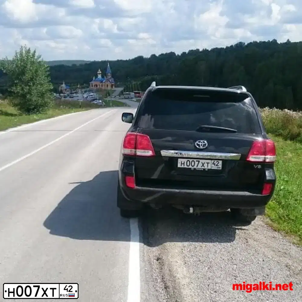 Фото автомобиля HYUNDAI SANTA FE, 2011 — госномер О160ТМ22. Цвет: Серебристый